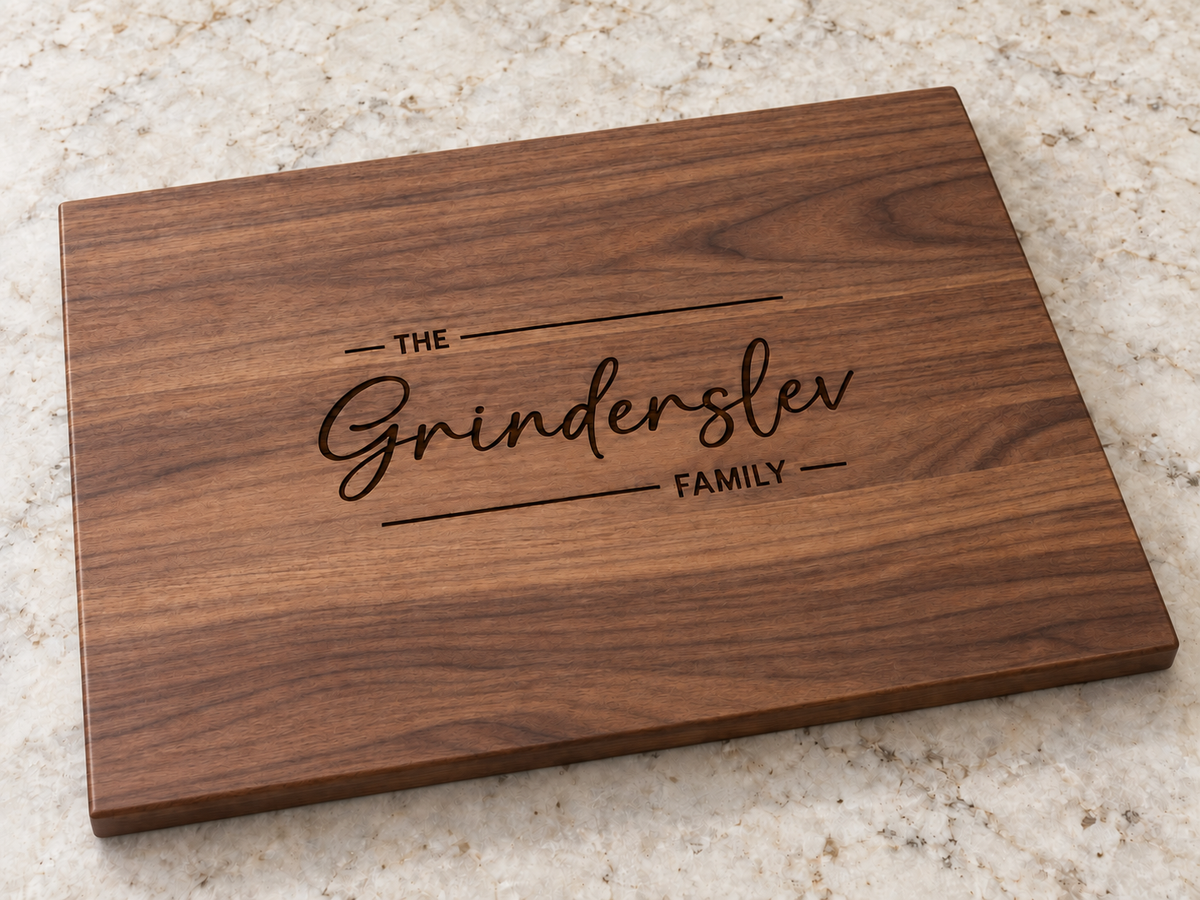 Classic Cutting Board in Walnut